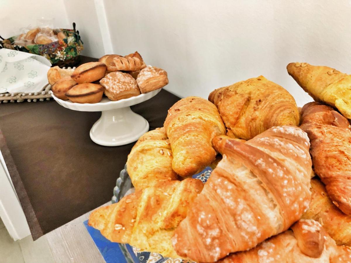 Palazzo Salia Bed & Breakfast Lecce Exterior foto