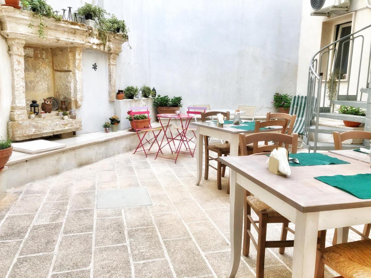Palazzo Salia Bed & Breakfast Lecce Exterior foto